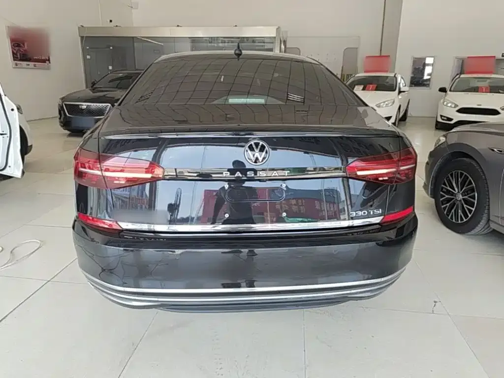 Volkswagen Passat — фото 8