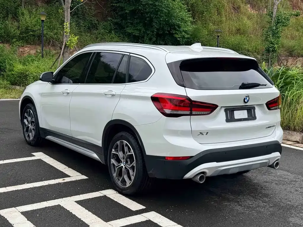 BMW X1 — фото 8