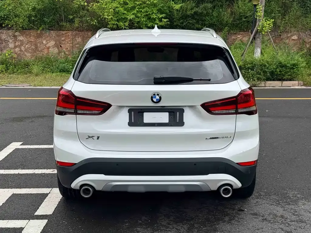 BMW X1 — фото 7