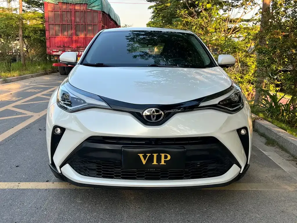 Toyota C-HR — фото 8