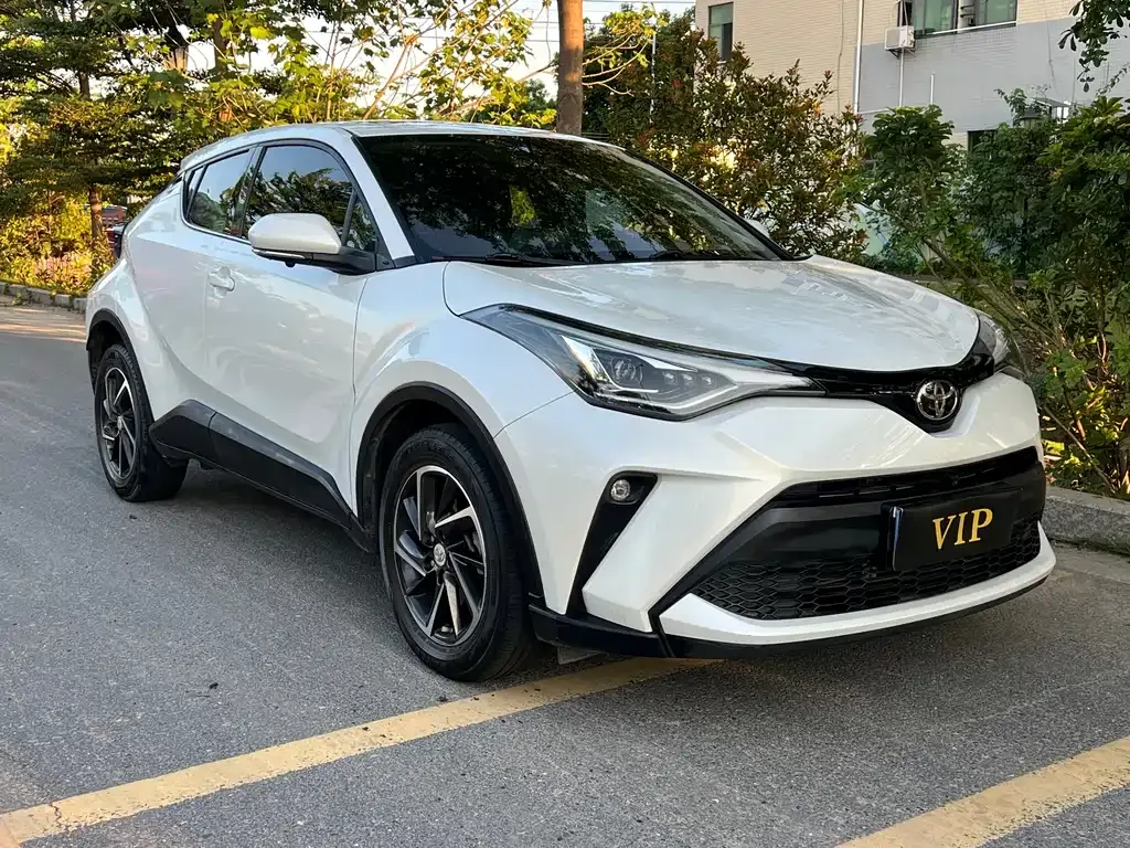 Toyota C-HR — фото 10