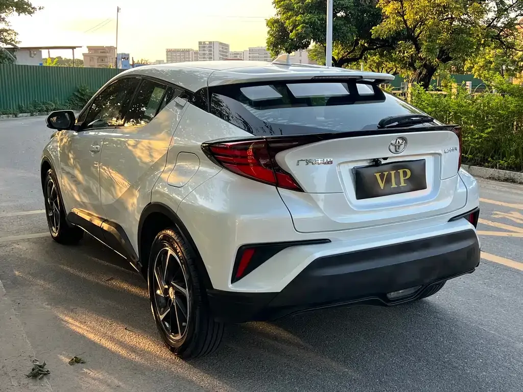 Toyota C-HR — фото 4