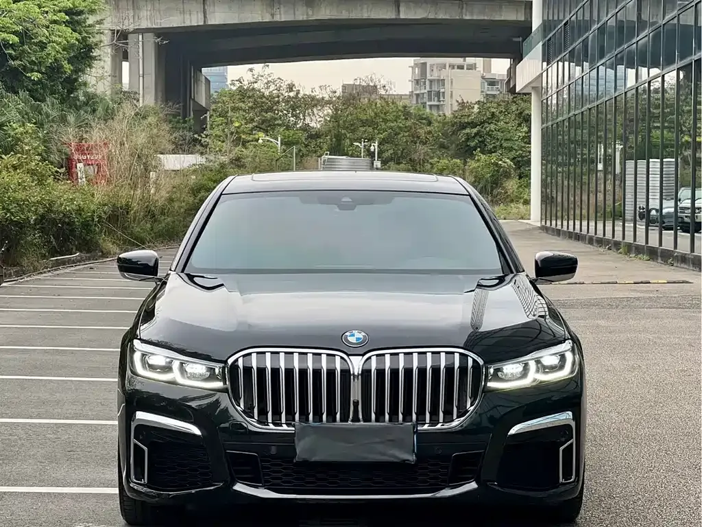 BMW 7 Series — фото 10