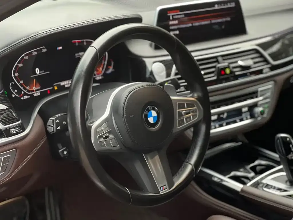 BMW 7 Series — фото 2