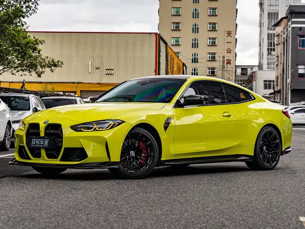 BMW M4 — фото 1
