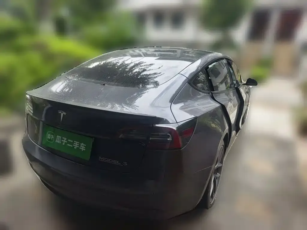 Tesla Model 3 — фото 9