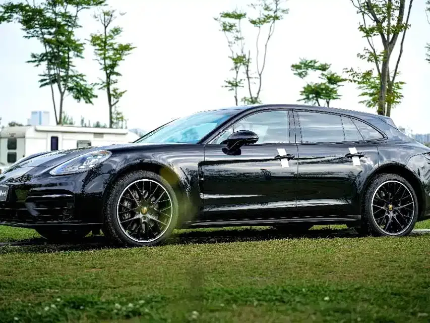 Porsche Panamera — фото 1