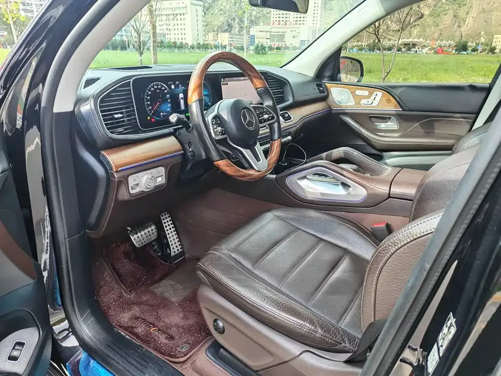 Mercedes-Benz GLS — фото 9
