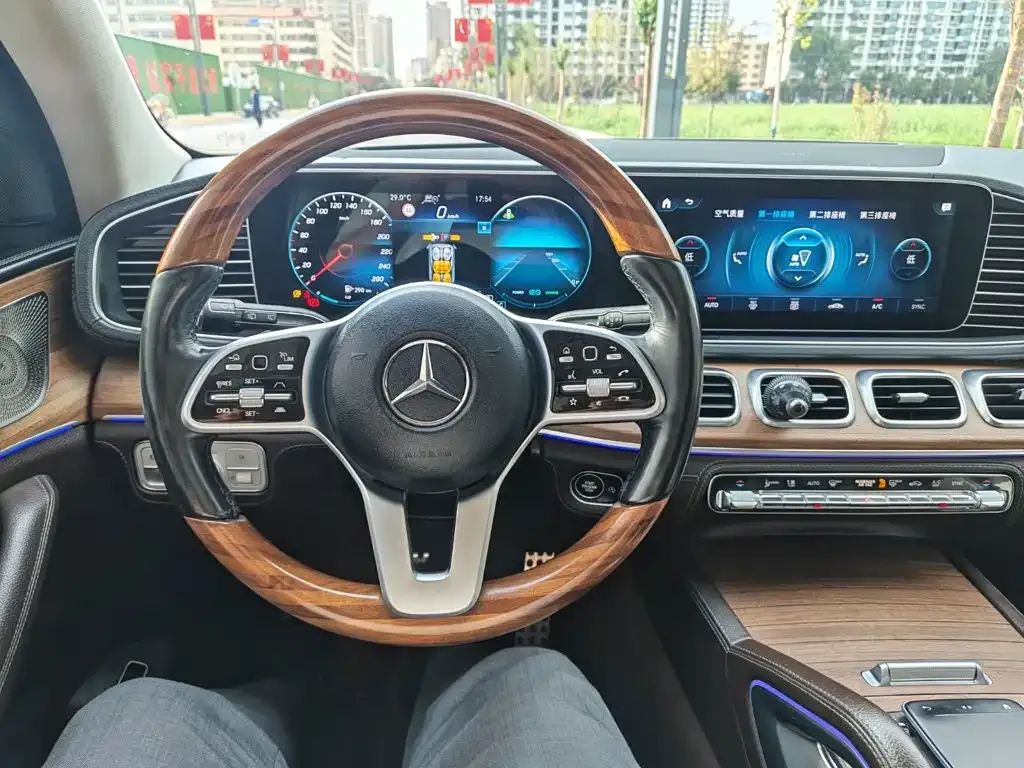Mercedes-Benz GLS — фото 3