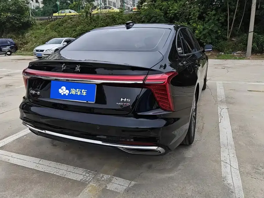 Hongqi H5 — фото 9