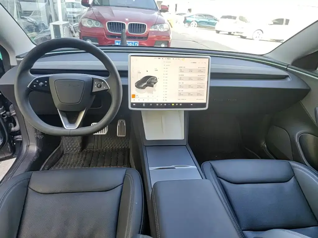 Tesla Model 3 — фото 5