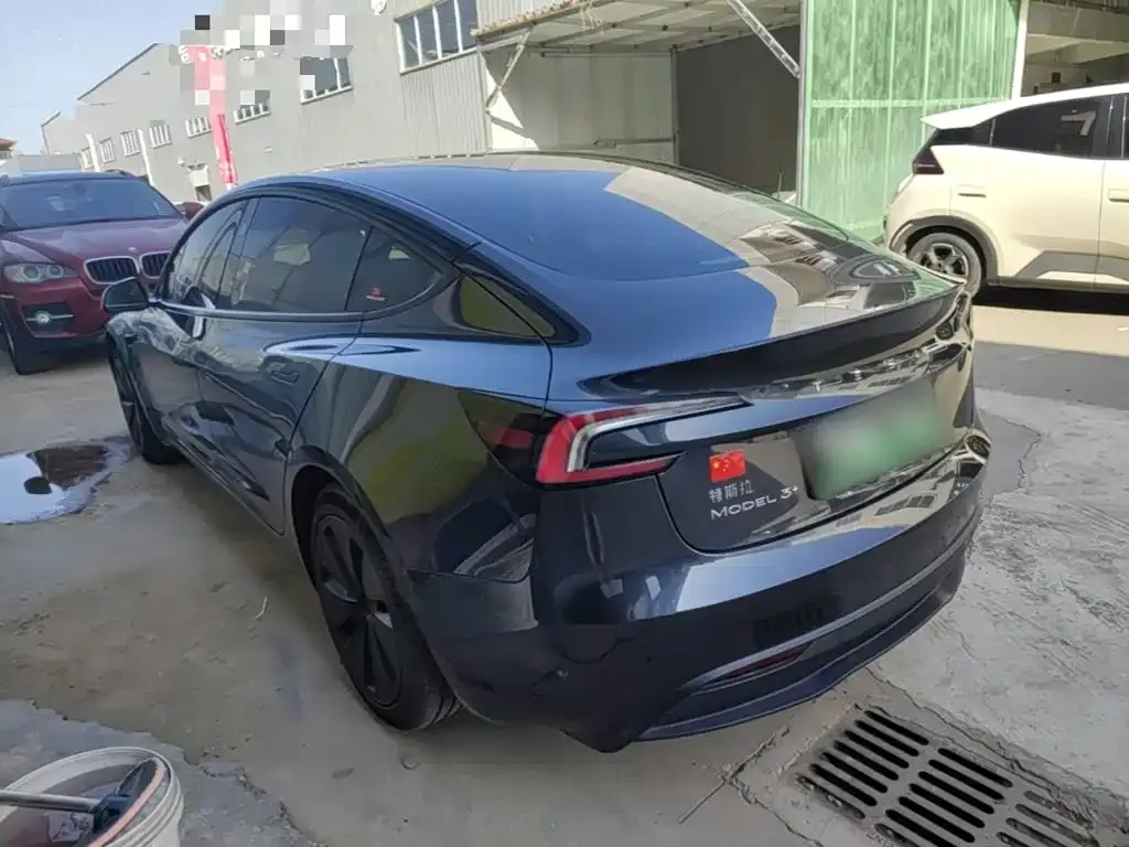 Tesla Model 3 — фото 3