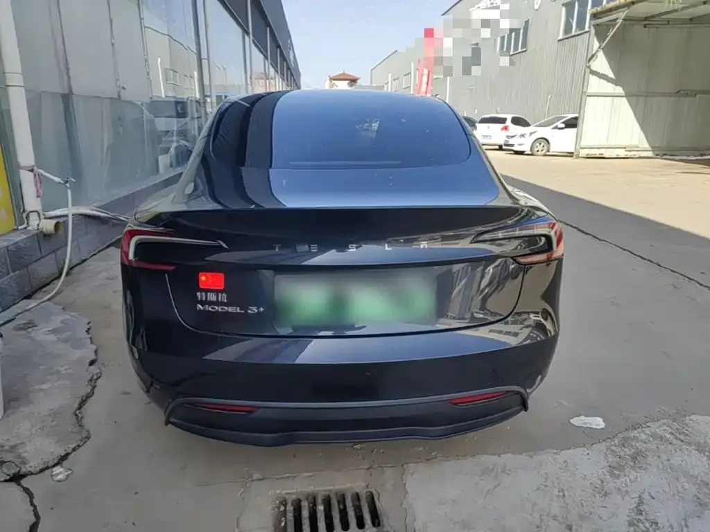 Tesla Model 3 — фото 4