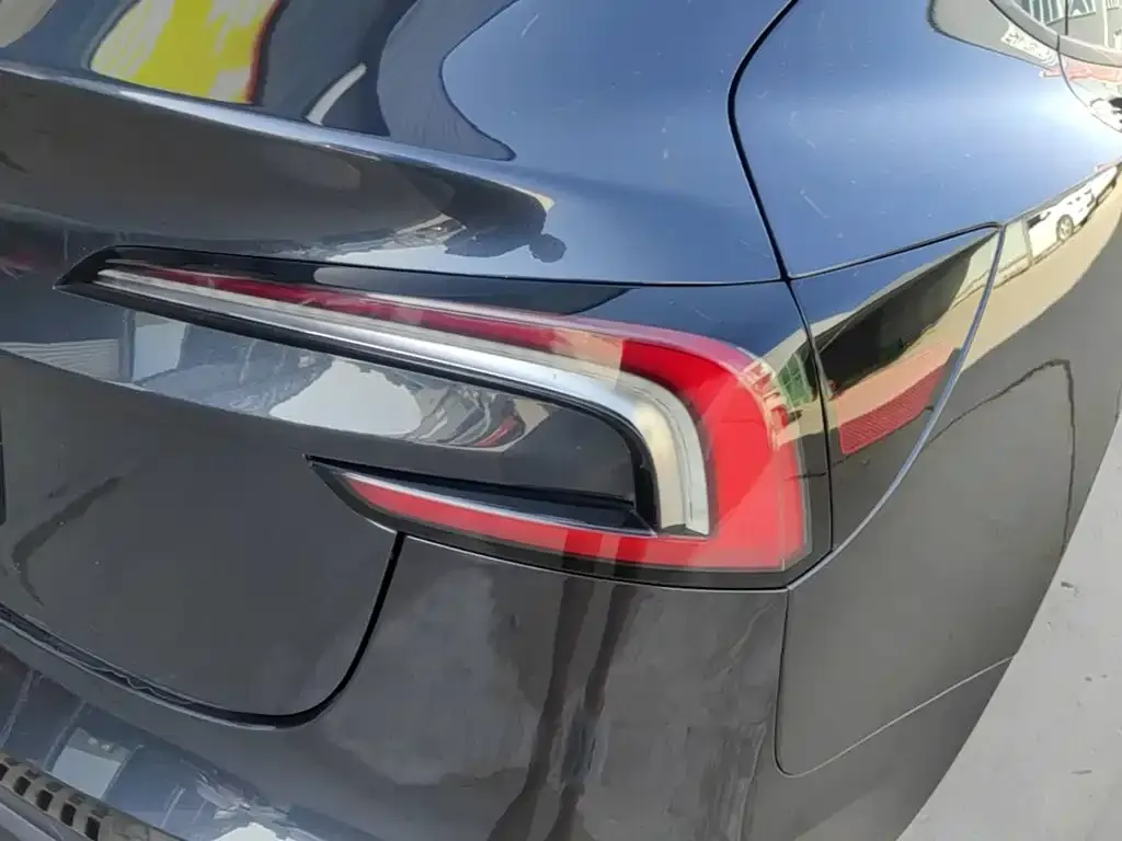 Tesla Model 3 — фото 2