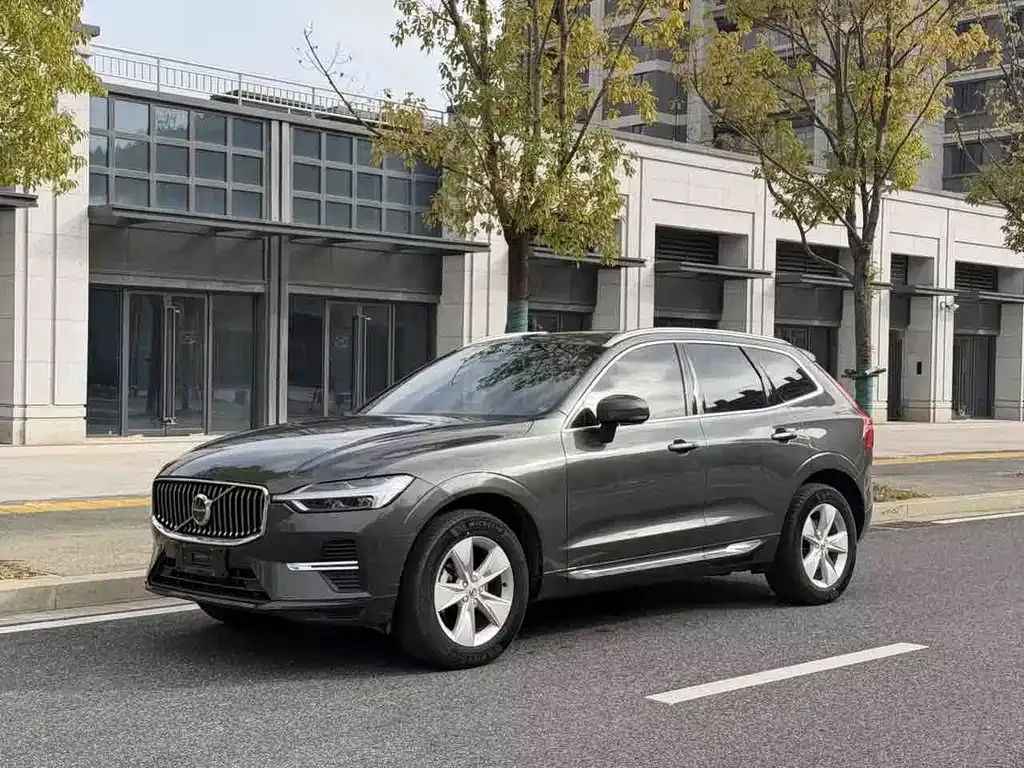 Volvo XC60 — фото 1