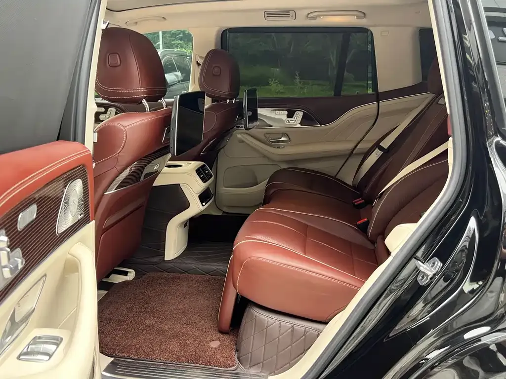 Mercedes-Benz GLS — фото 6