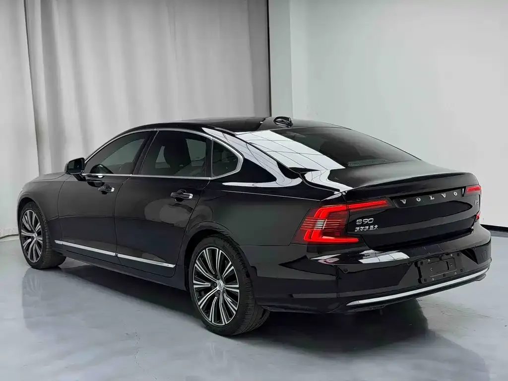Volvo S90 — фото 4