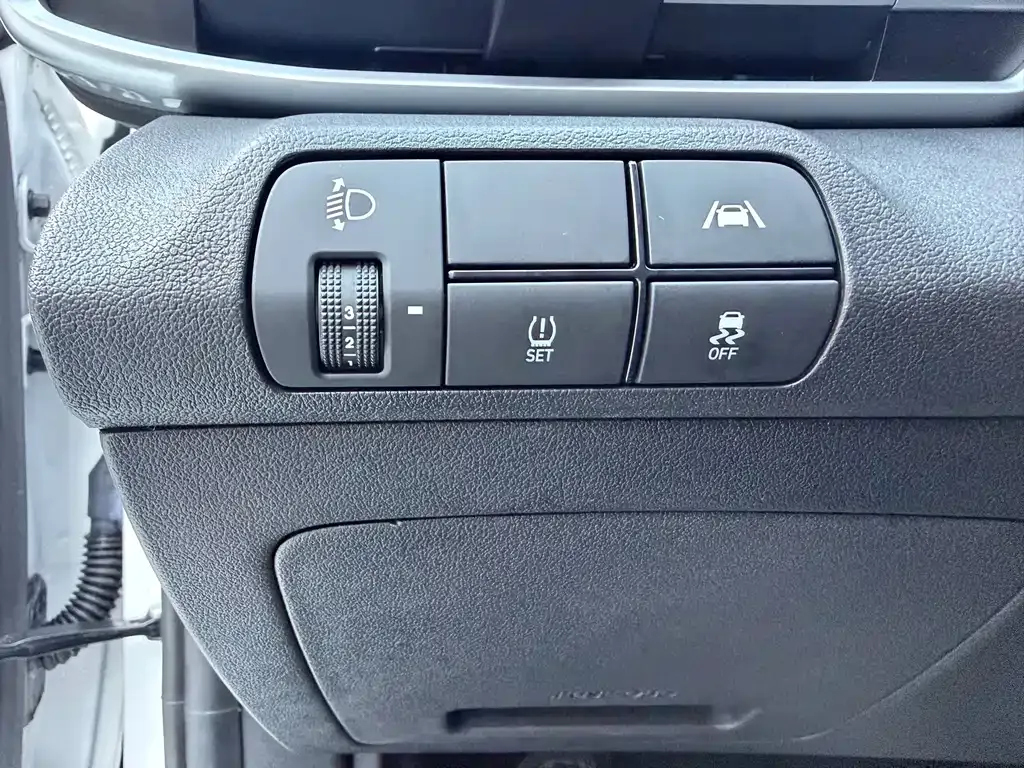 Hyundai Elantra — фото 10