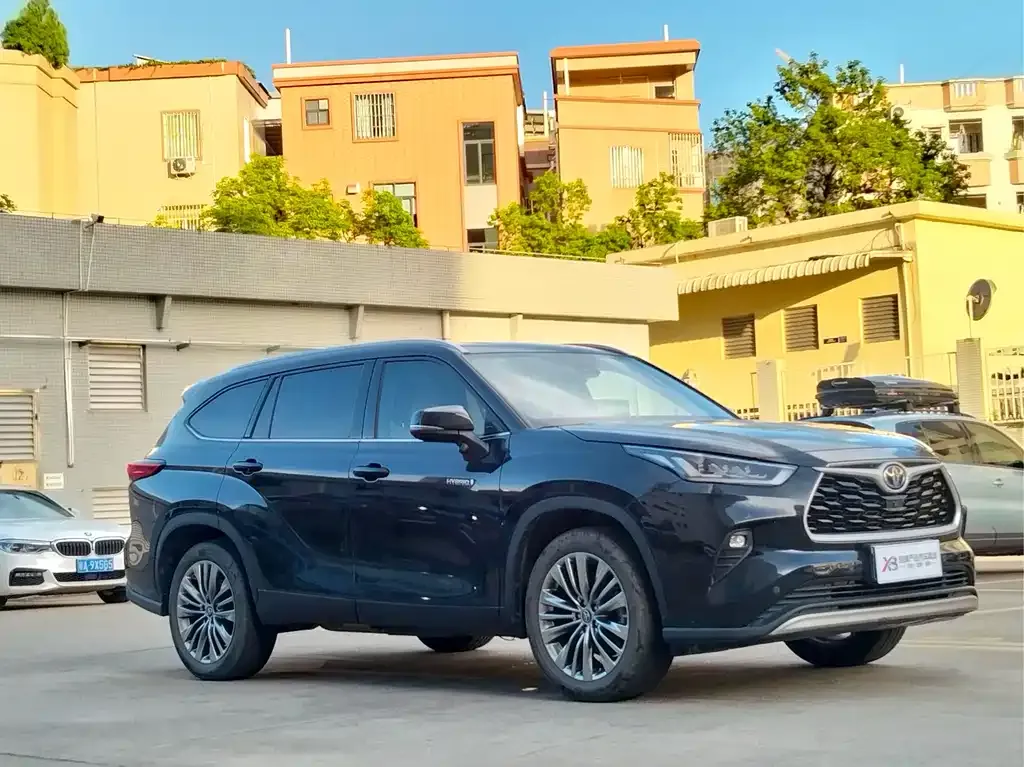 Toyota Highlander — фото 10
