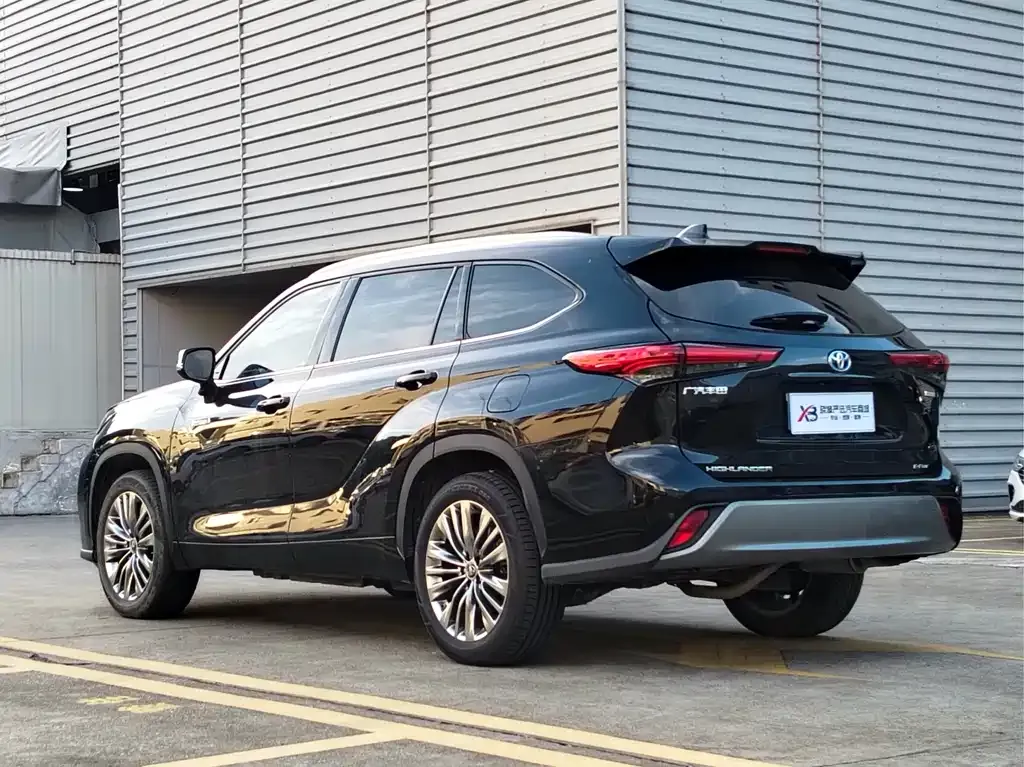 Toyota Highlander — фото 5