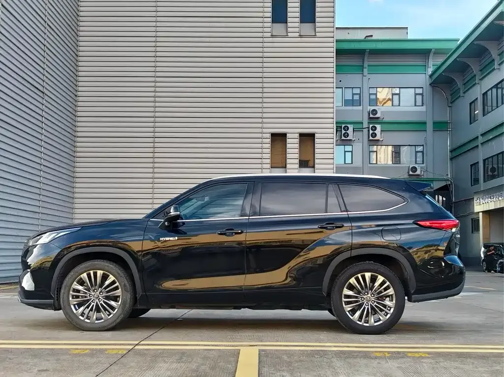 Toyota Highlander — фото 4