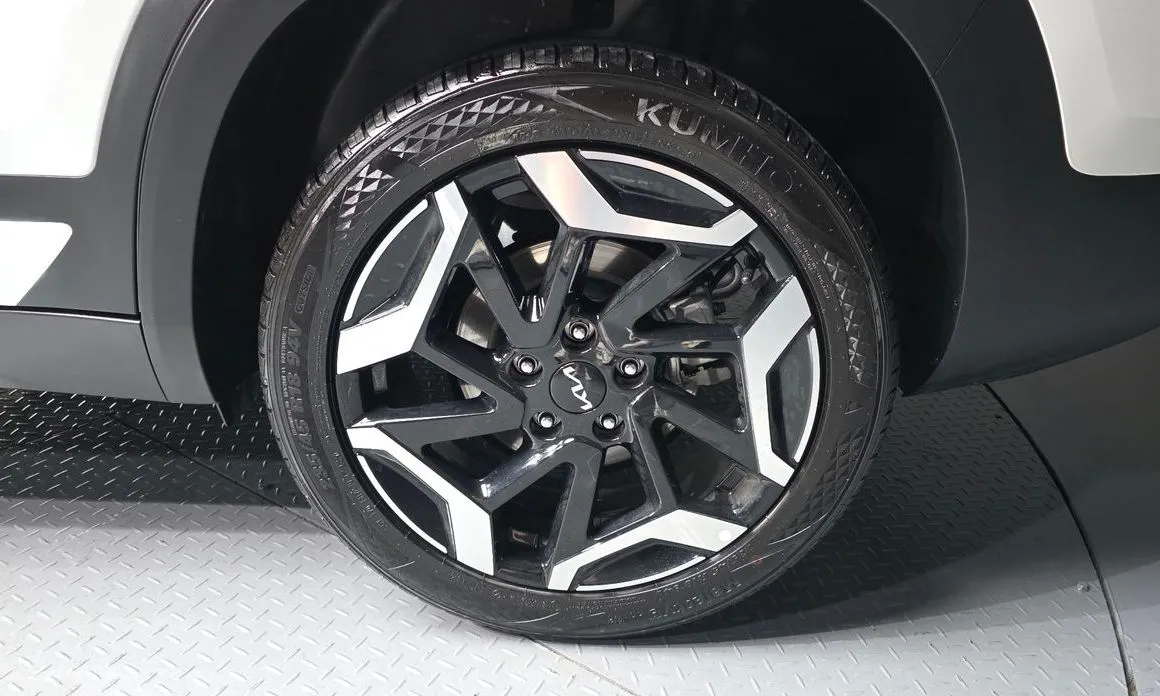 Kia Seltos — фото 9