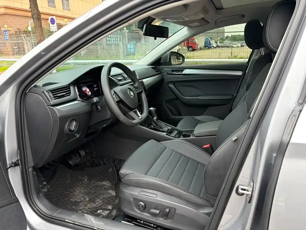 Skoda Superb — фото 6