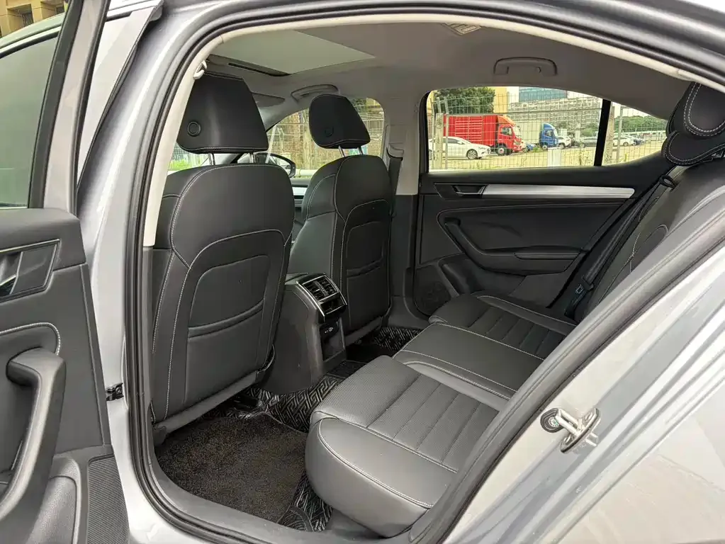 Skoda Superb — фото 3