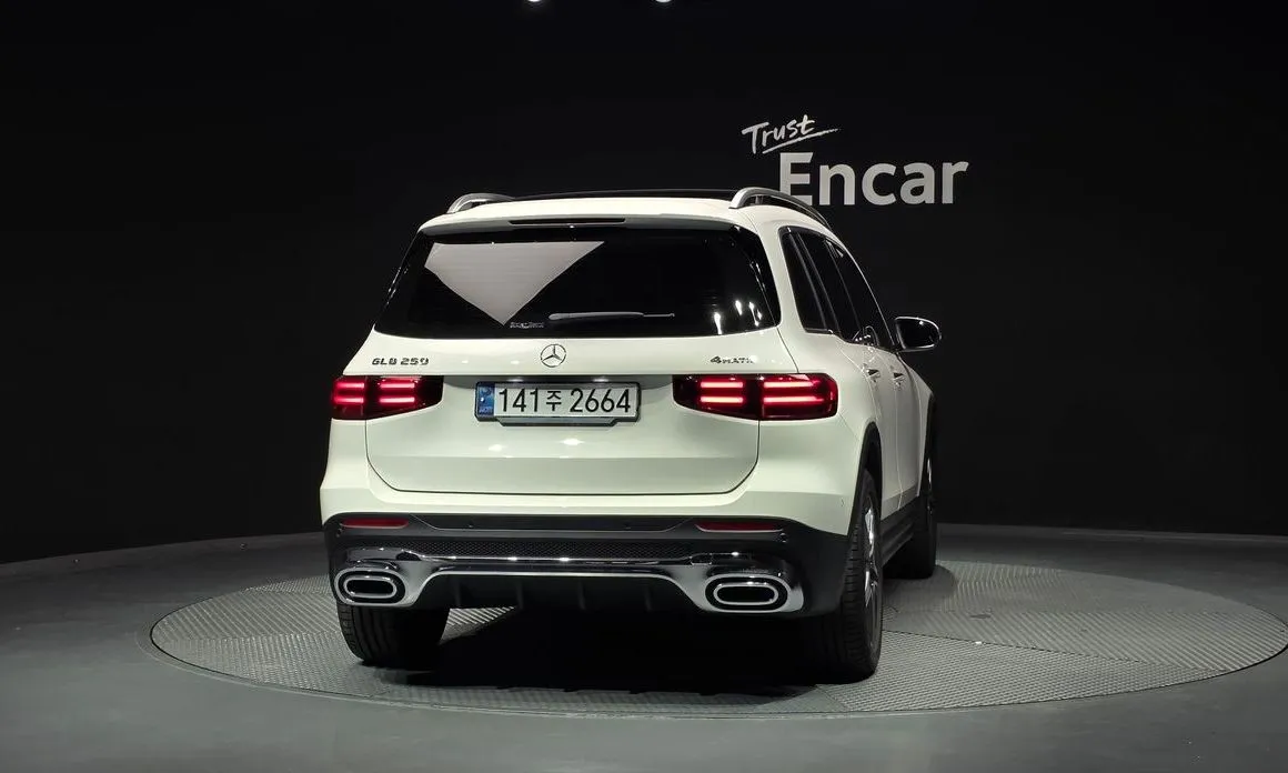 Mercedes-Benz GLB-Class — фото 5