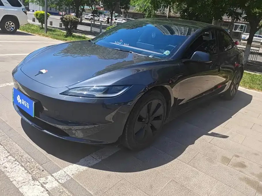 Tesla Model 3 — фото 1