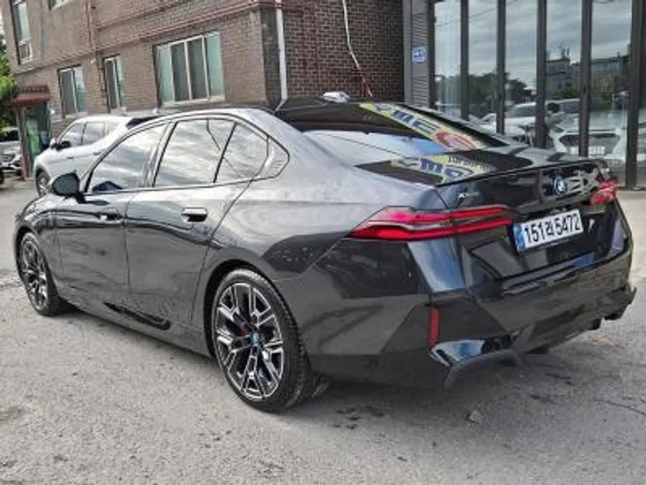 BMW 5-Series 2025 из KR, фото 7