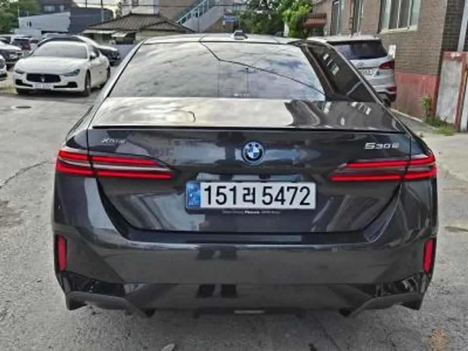 BMW 5-Series 2025 из KR, фото 6