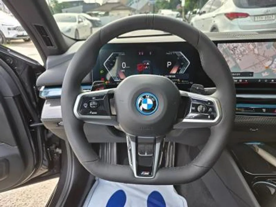 BMW 5-Series 2025 из KR, фото 5