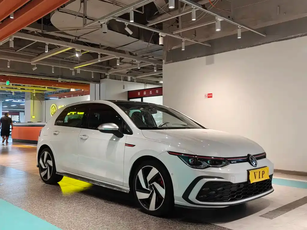 Volkswagen Golf GTI — фото 8
