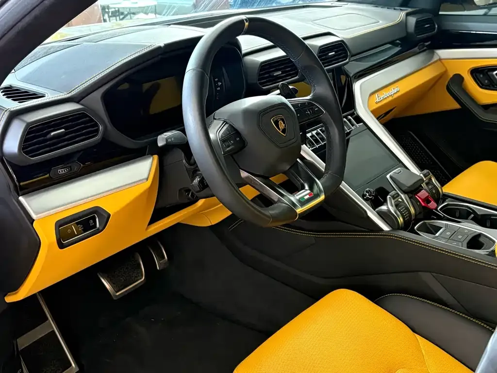 Lamborghini Urus — фото 9