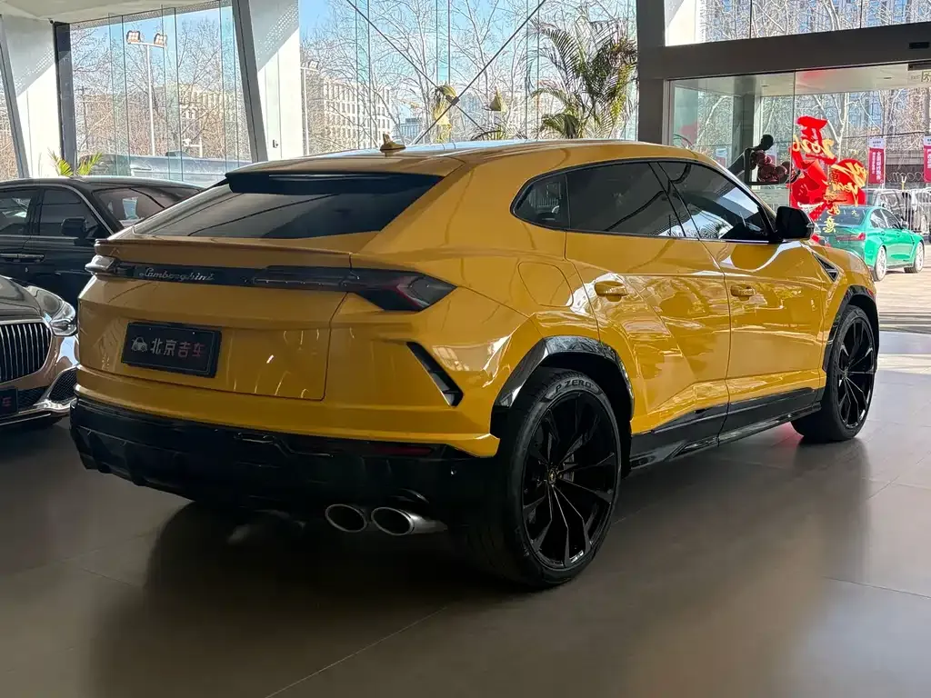 Lamborghini Urus — фото 7