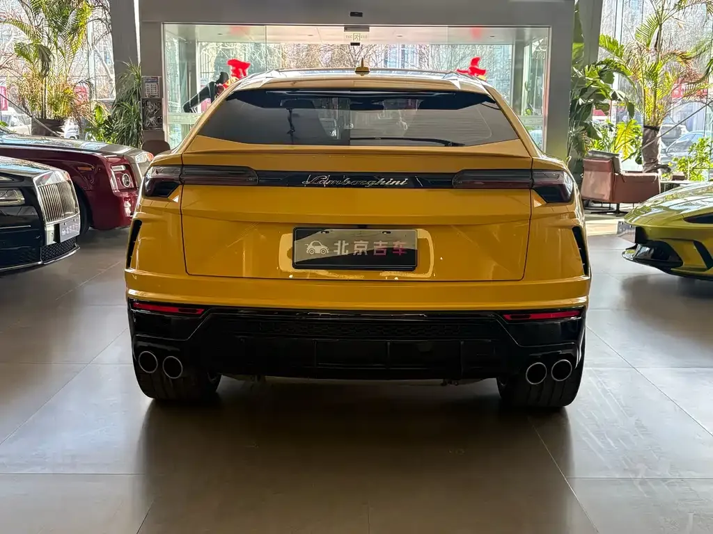 Lamborghini Urus — фото 10
