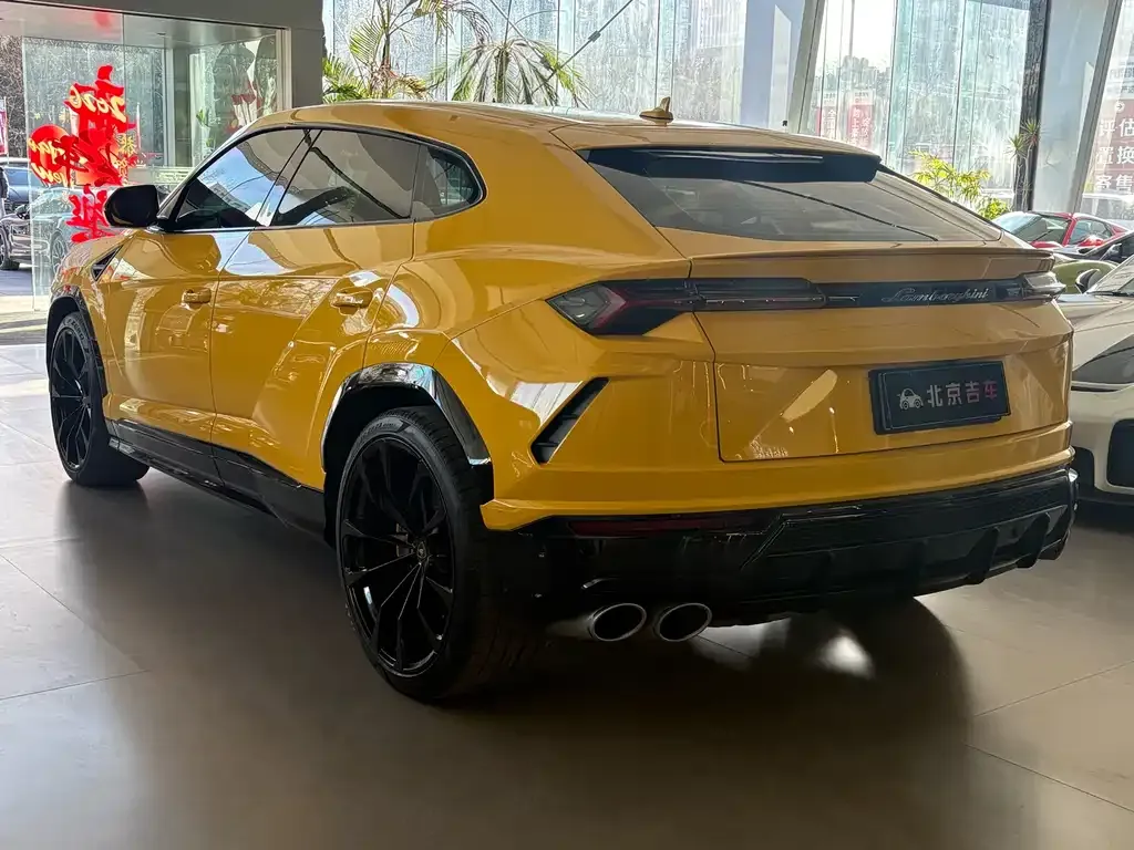 Lamborghini Urus — фото 6
