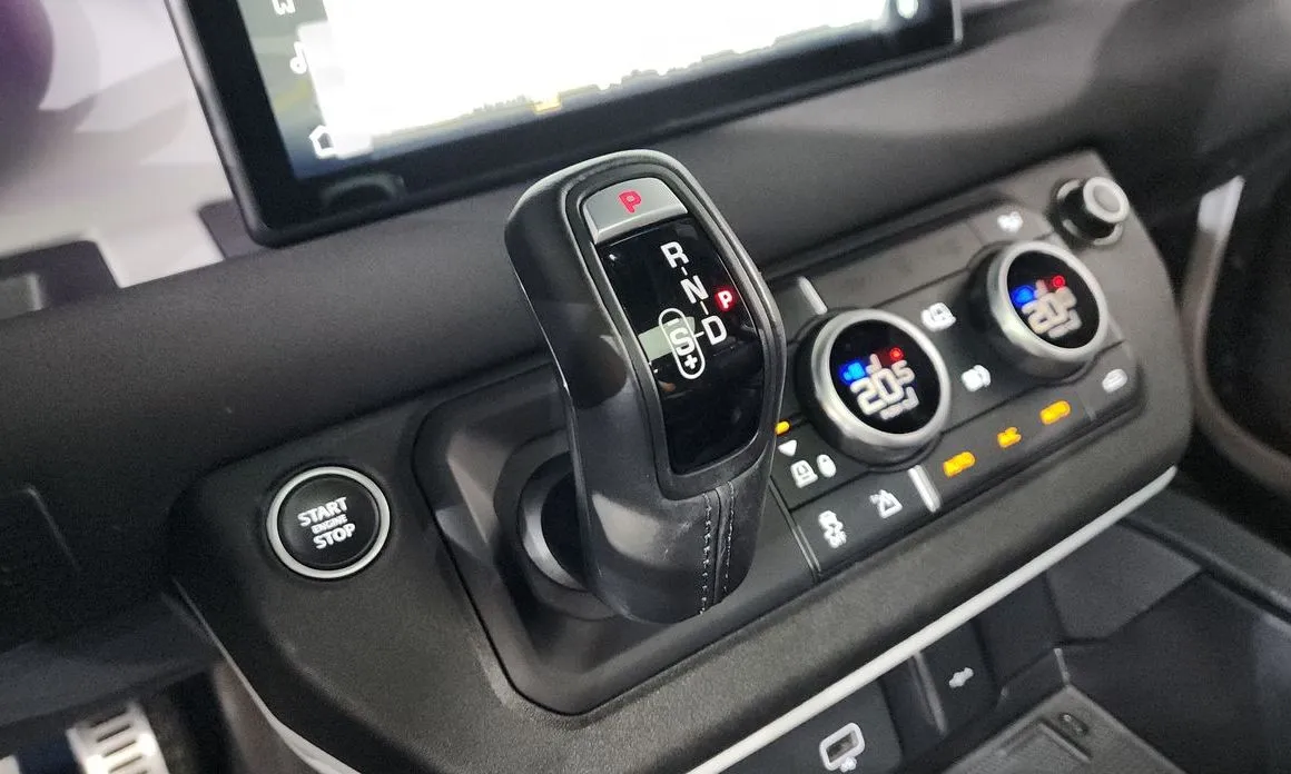 Land Rover Defender 2022 из KR, фото 7