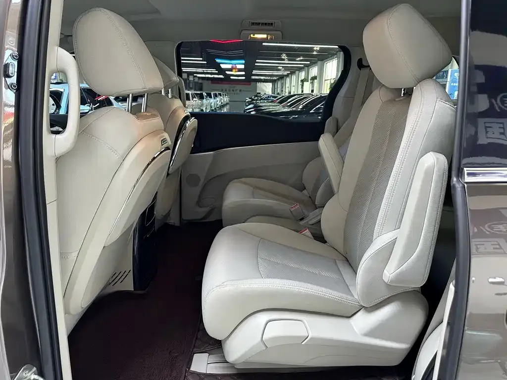 Buick GL8 2024 из CN, фото 9