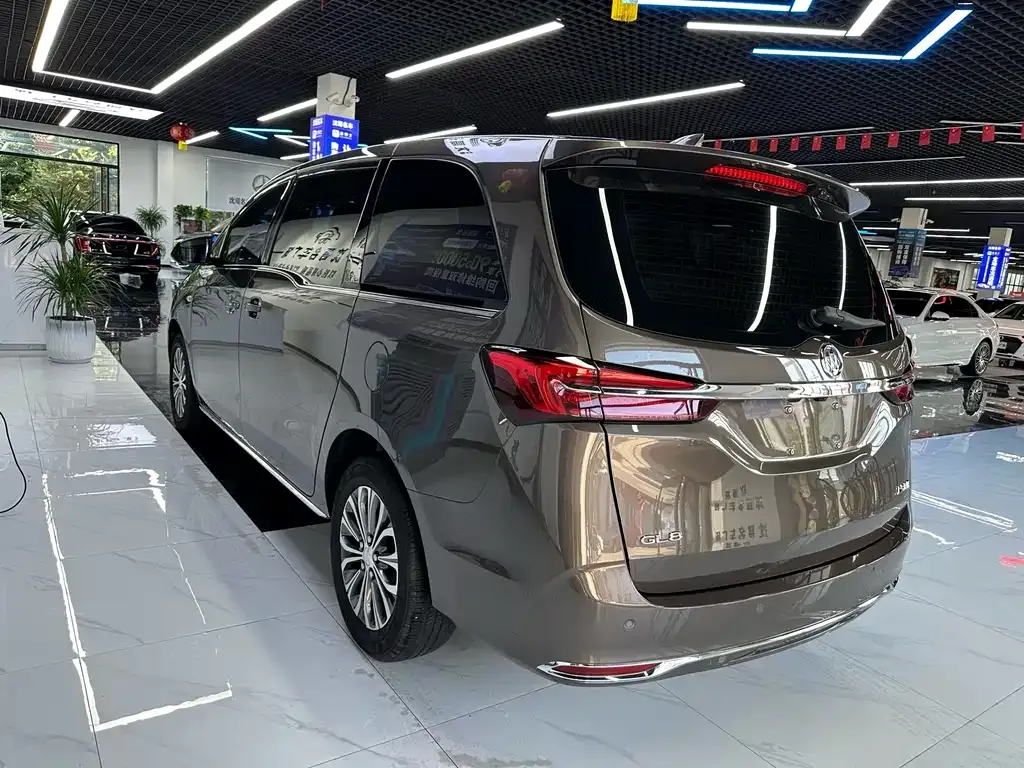Buick GL8 2024 из CN, фото 2
