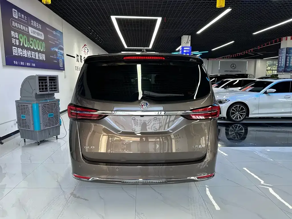 Buick GL8 2024 из CN, фото 6