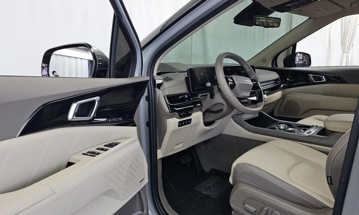 Kia Carnival — фото 4