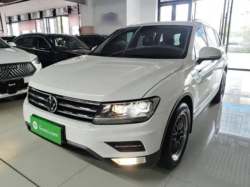 Volkswagen Tiguan L — фото 5