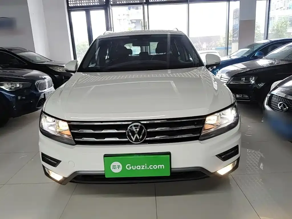 Volkswagen Tiguan L — фото 7