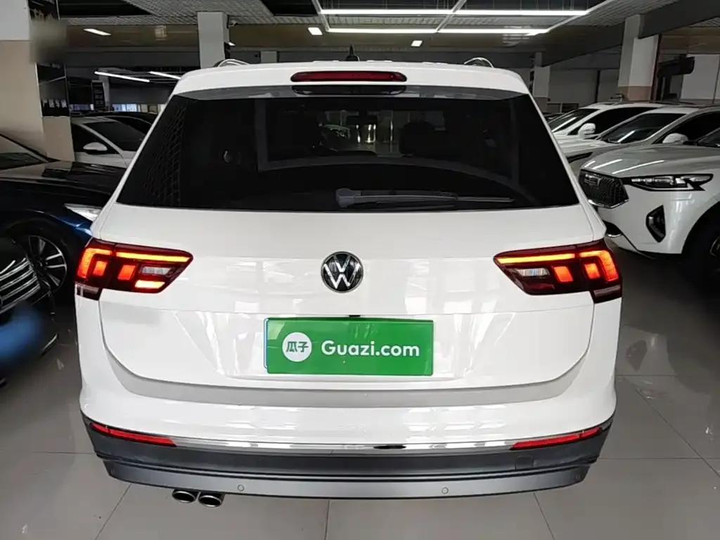 Volkswagen Tiguan L — фото 8