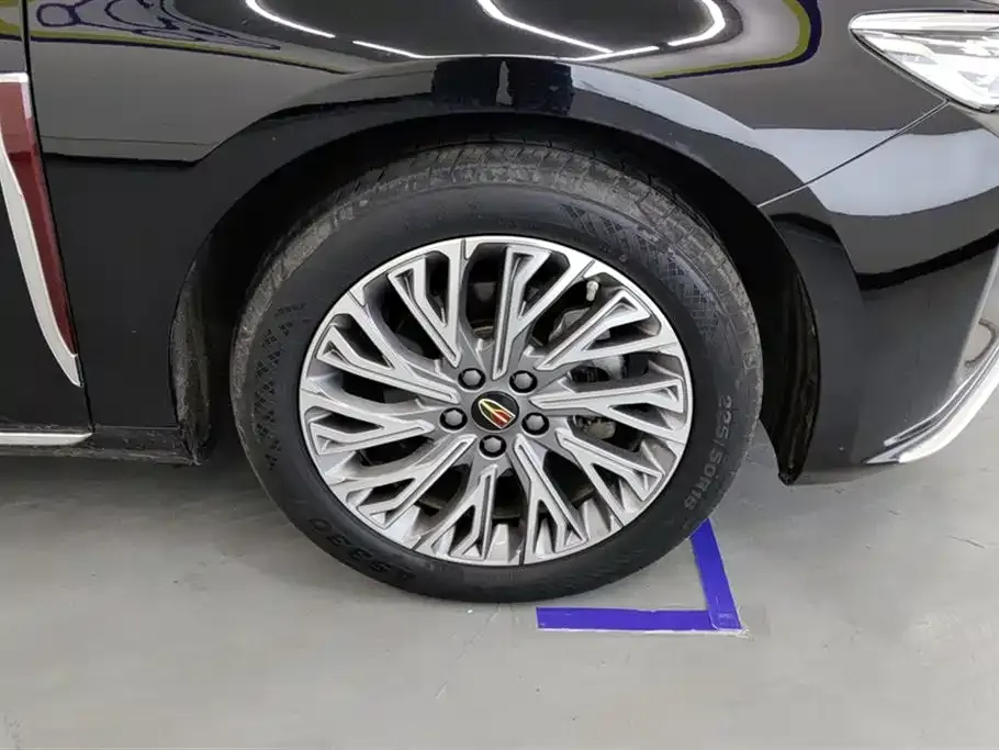 Hongqi H5 — фото 6