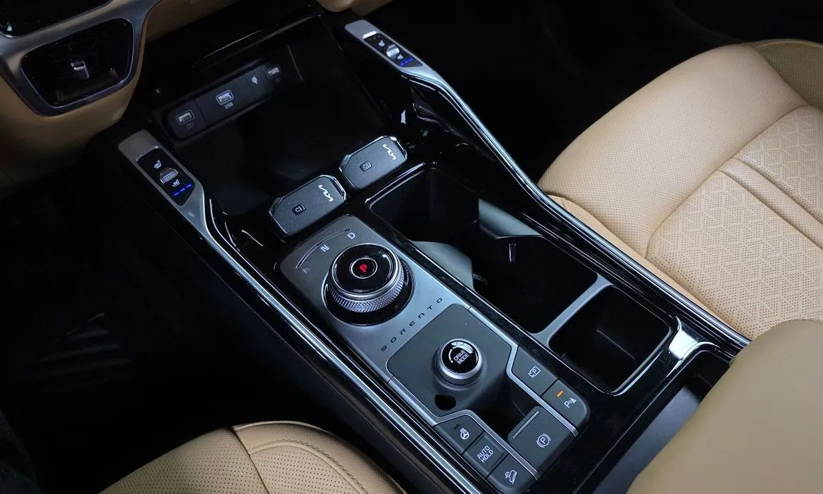 Kia Sorento — фото 8