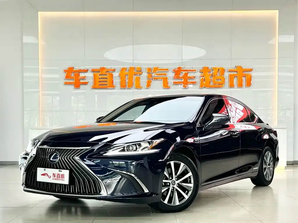 Lexus ES — фото 1