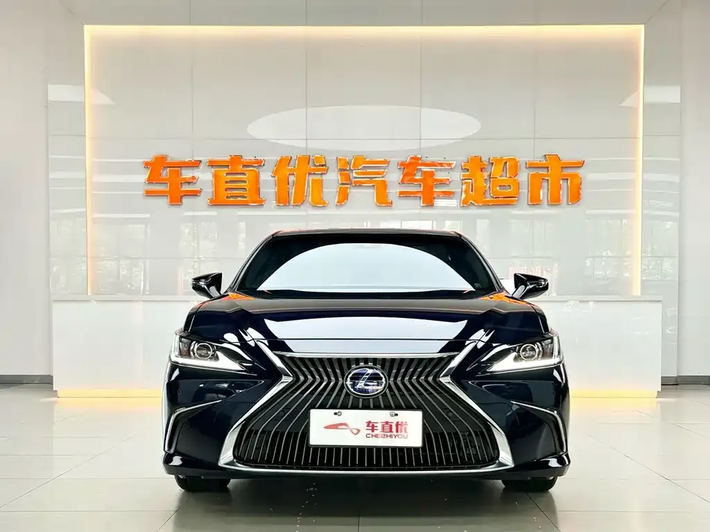Lexus ES — фото 8